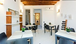 Breakfast area - B&B Ai Tintori (Palermo)
