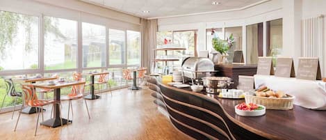 Petit déjeuner buffet compris tous les jours