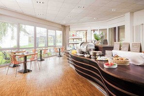 Petit déjeuner buffet compris tous les jours