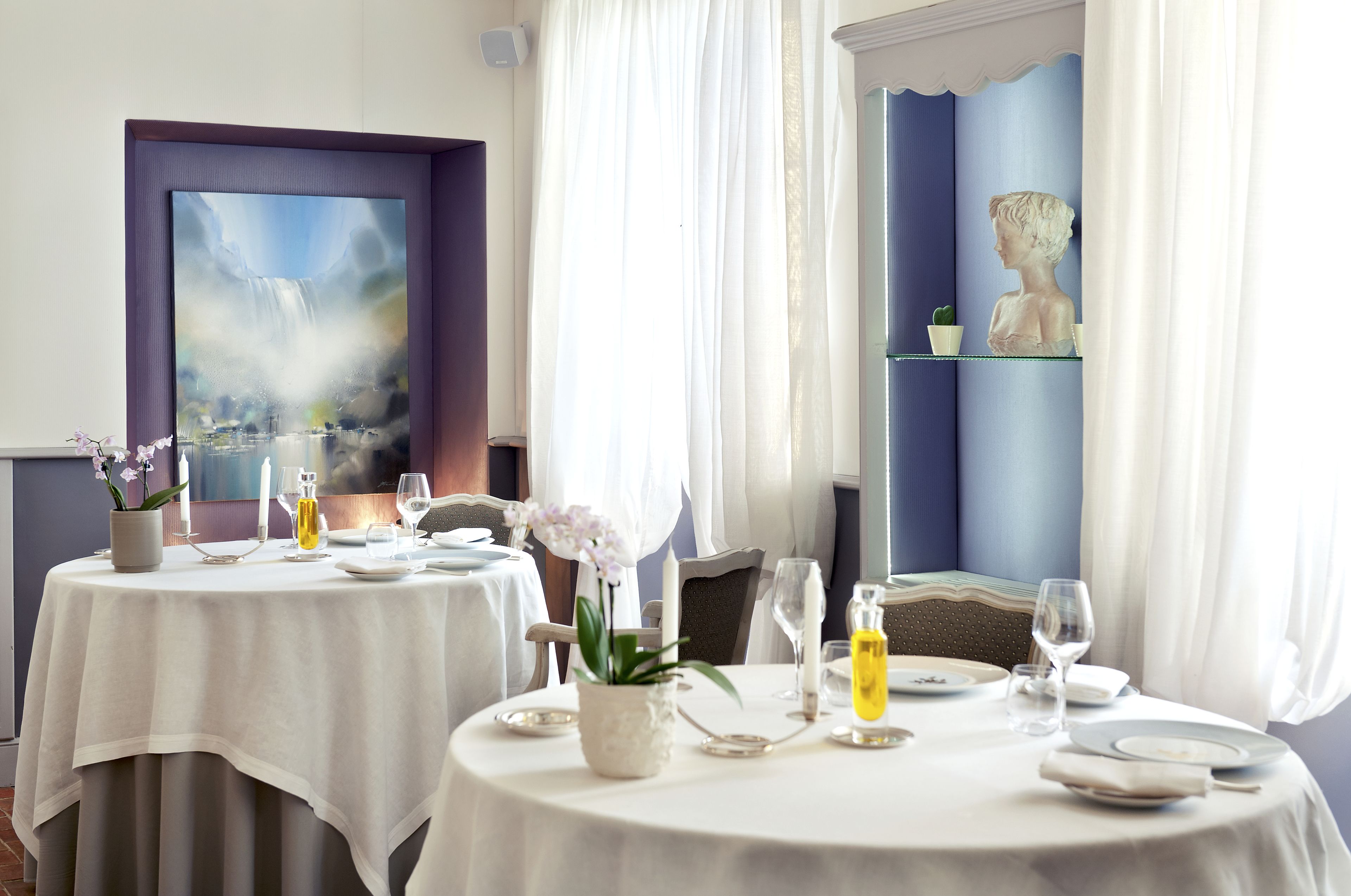 lunch, dinner served; french cuisine, garden views