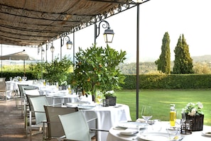 Lunch, dinner served; French cuisine, garden views