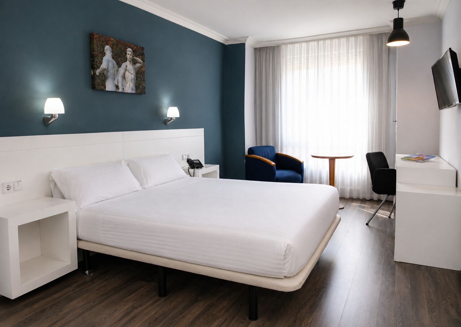 Minibar, in-room safe, desk, iron/ironing board (on request)