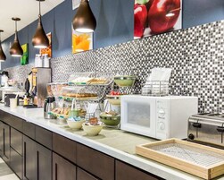 Free daily on-the-go breakfast