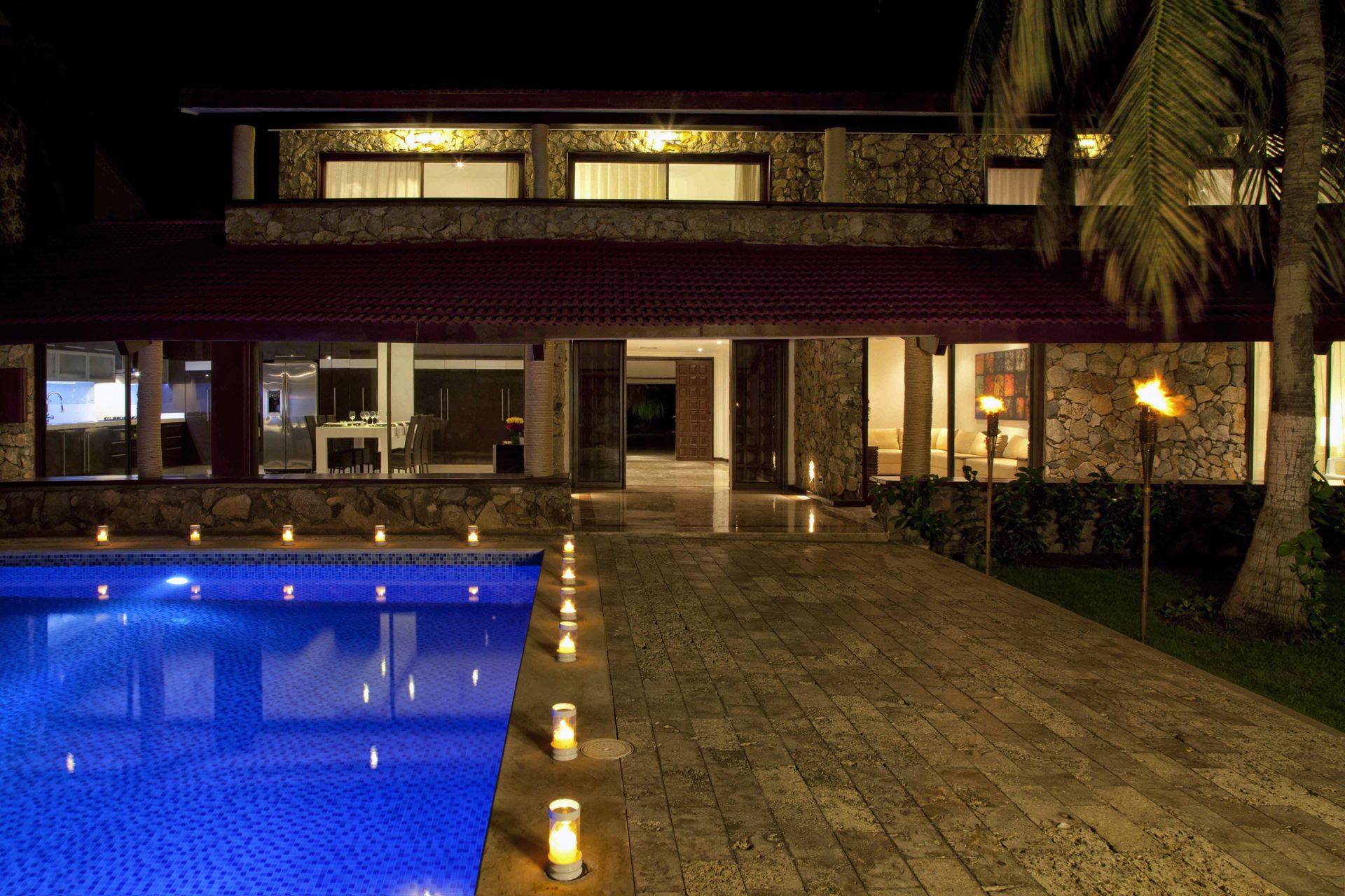 Outdoor pool, pool loungers