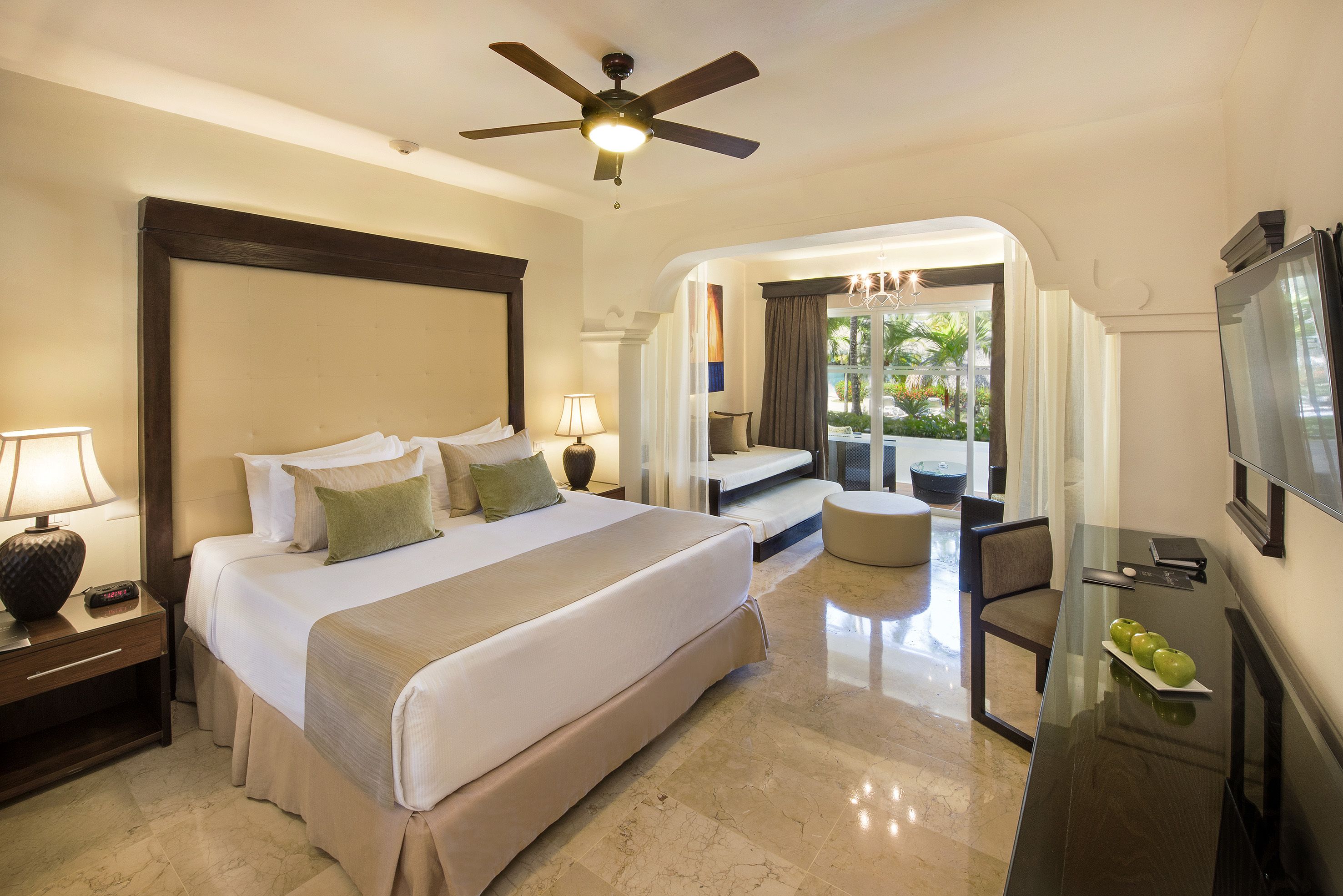 尊荣客房 | 迷你吧、客房内保险箱、特色装修、特色家居