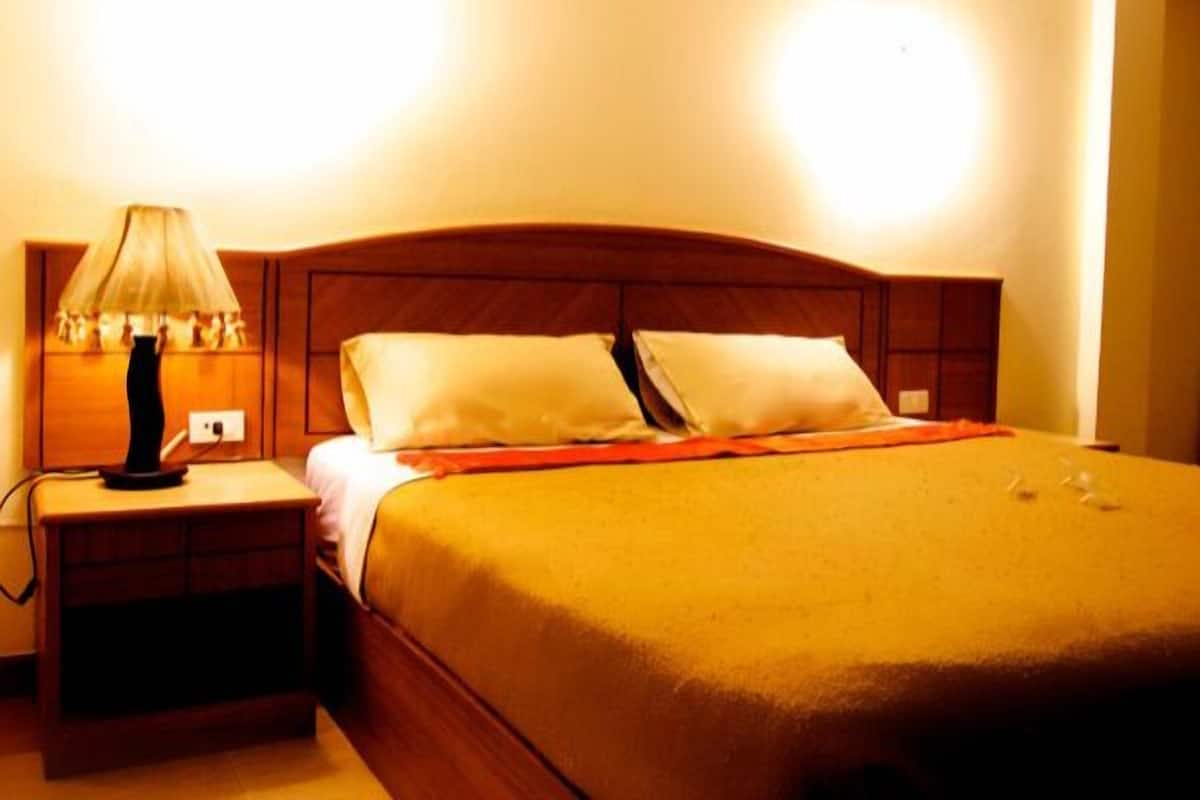Standaard kamer, 1 kingsize bed | Een bureau, verduisterende gordijnen, gratis wifi, beddengoed