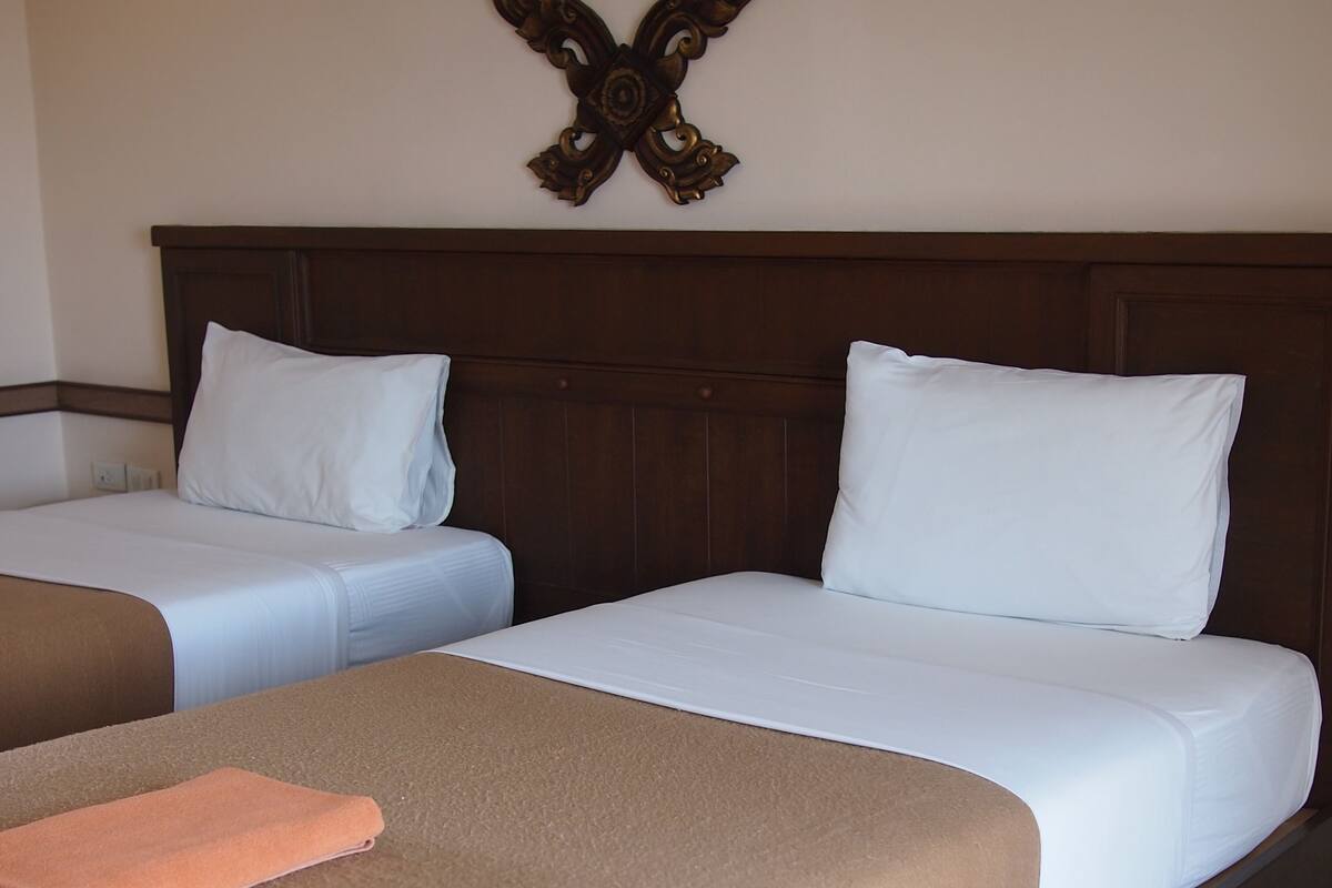 Kamar Twin | Minibar, brankas, dan Wi-Fi gratis