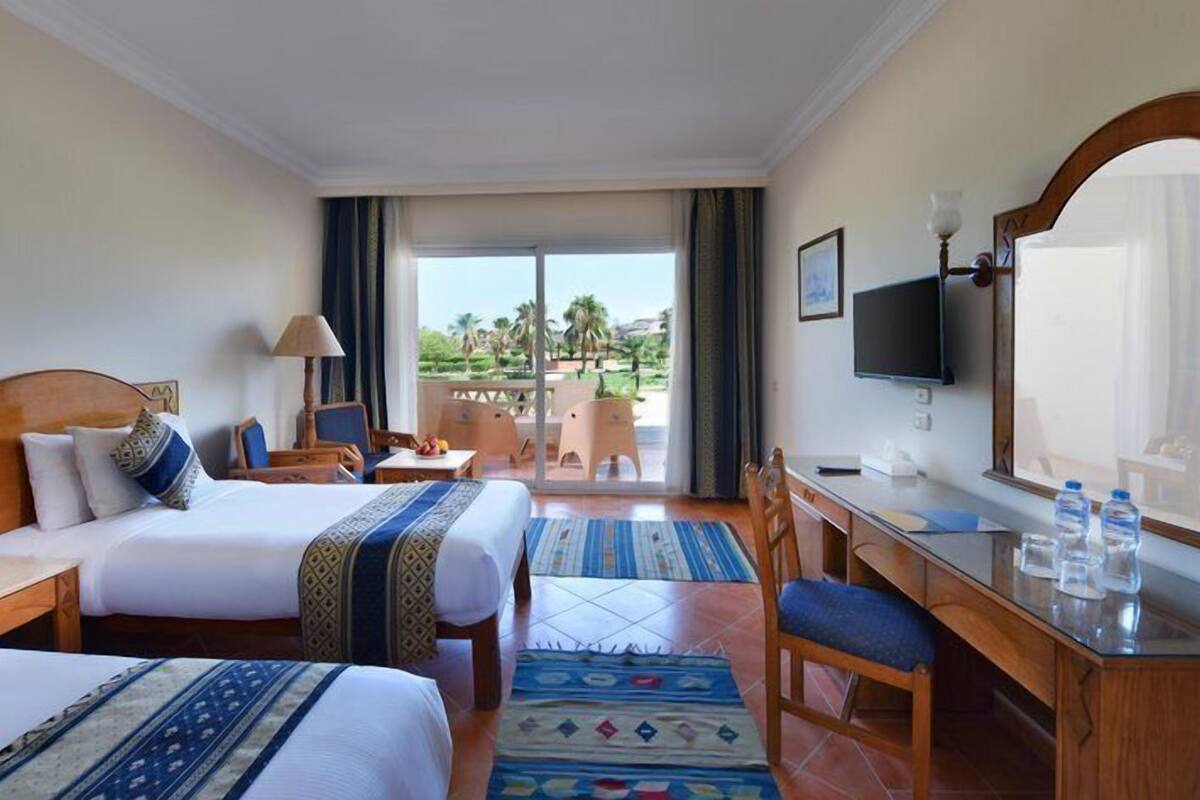 Double or Twin Room, Garden View | Minibar, in-room safe, WiFi (surcharge), bed sheets