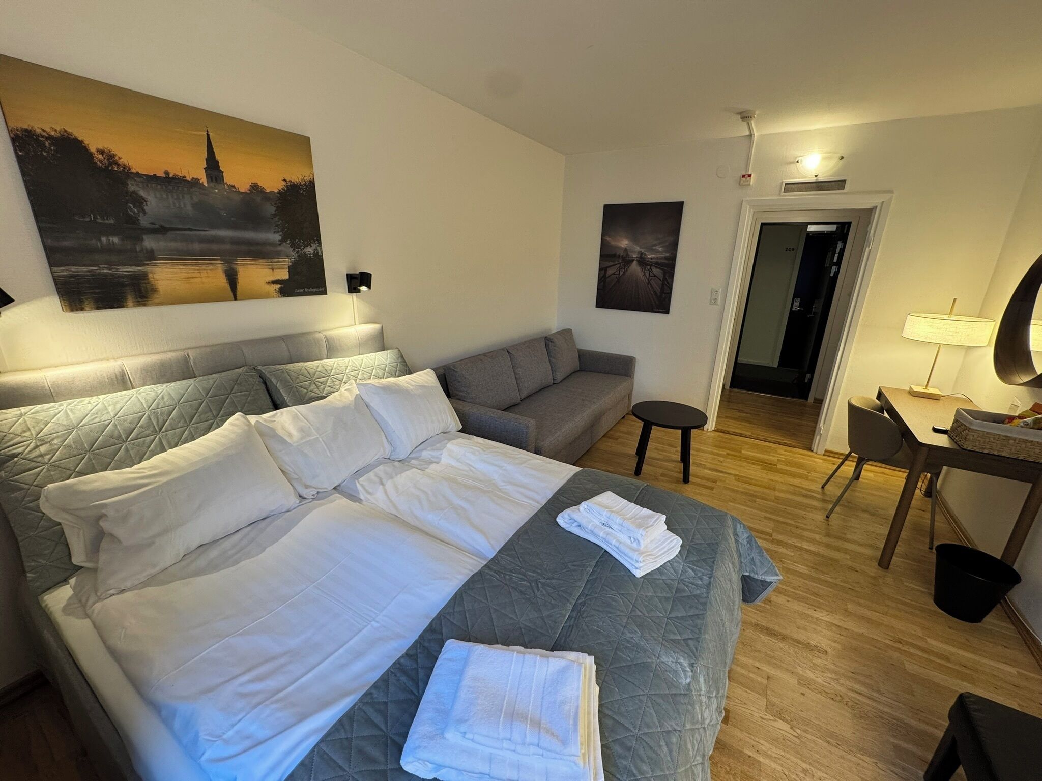 Literie de qualité supérieure, minibar, fer et planche à repasser