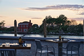 Lunch and dinner served