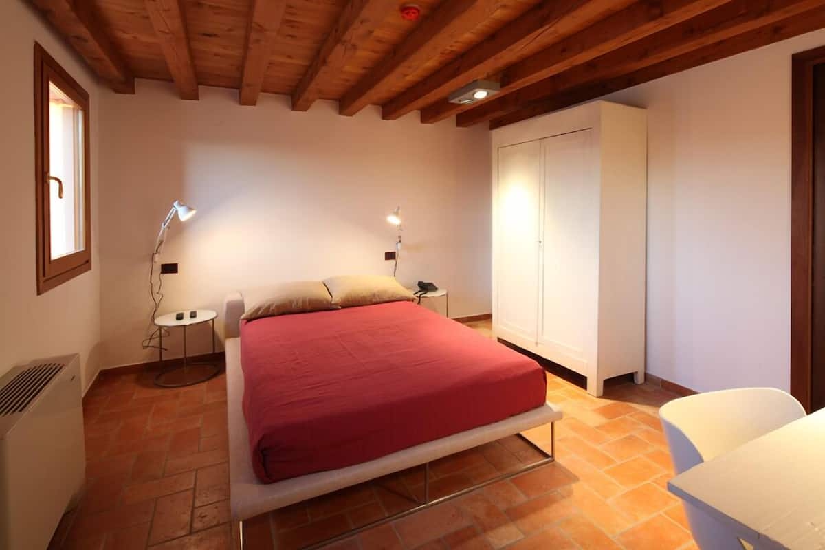 Comfort-Doppelzimmer | Hochwertige Bettwaren, Minibar, Schreibtisch, kostenloses WLAN