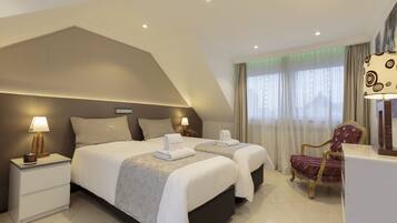 Deluxe-paritalo, 2 makuuhuonetta, terassi | 2 makuuhuonetta, yksilöllisesti sisustettu, yksilöllisesti kalustettu