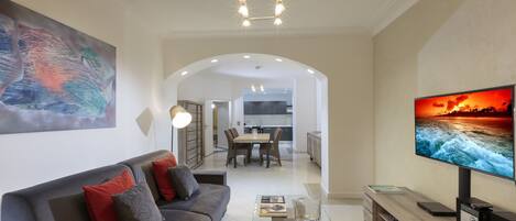 Deluxe-Apartment, 2 Schlafzimmer, Kamin | Wohnzimmer