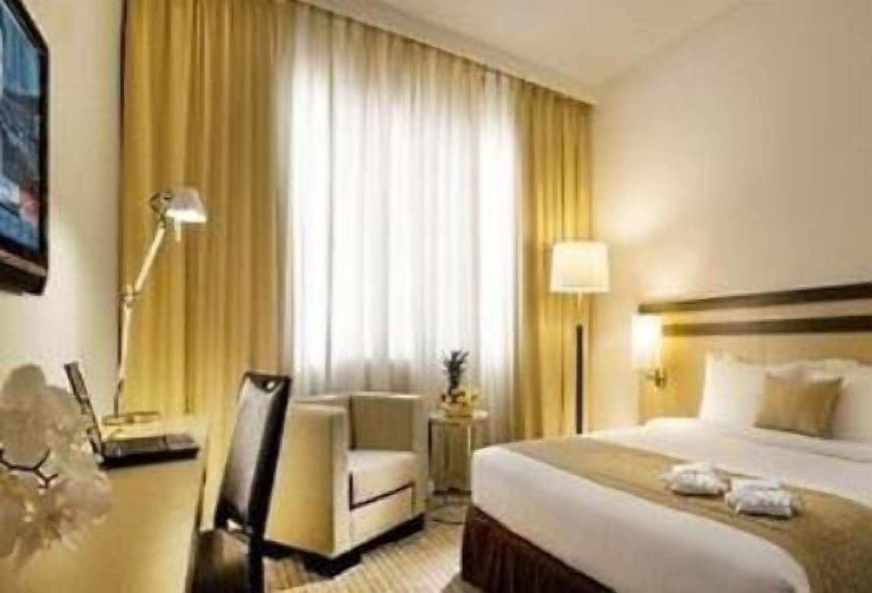 minibar, in-room safe, desk, iron/ironing board