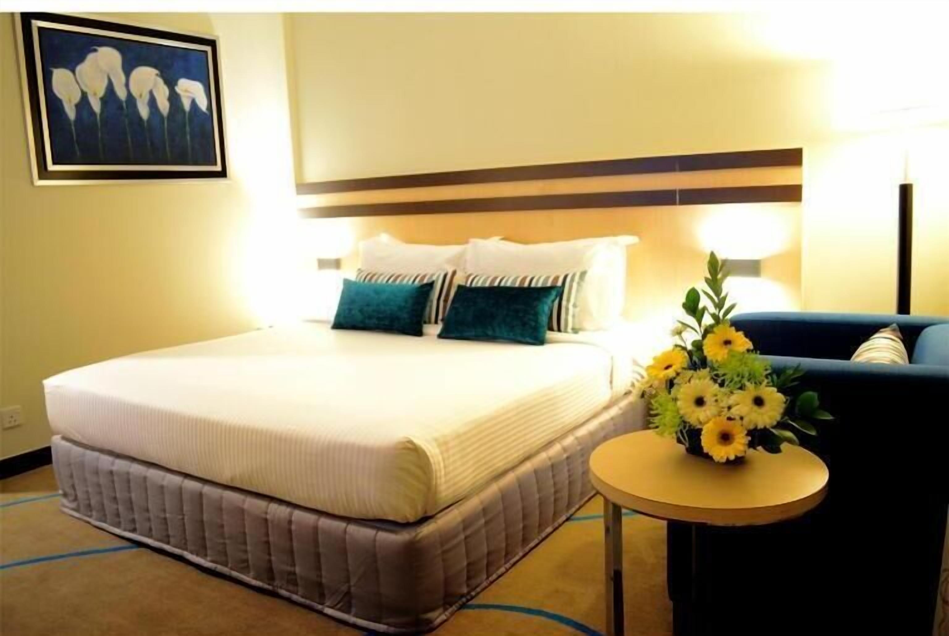 minibar, in-room safe, desk, iron/ironing board