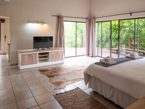 2 Sleeper Luxury Suite  | Minibar, in-room safe, individually decorated, desk