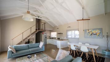 Luxury Villa | Living room | 40-inch TV with digital channels