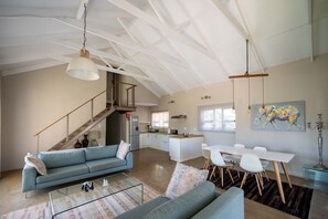 Luxury Villa | Living room | 40-inch TV with digital channels - Bushriver Lodge (Hoedspruit)
