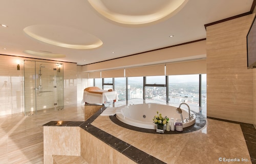 Muong Thanh Song Lam Hotel