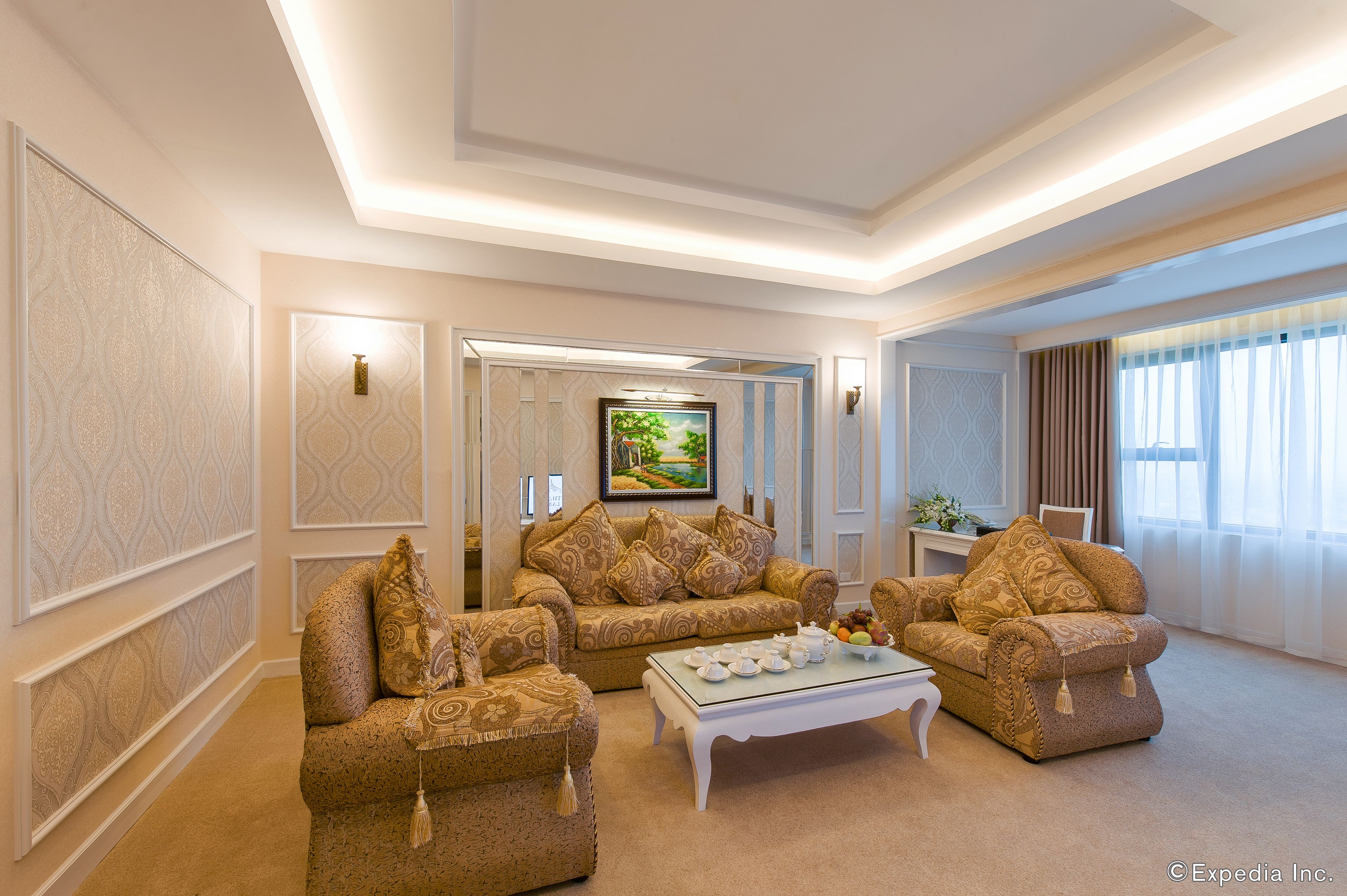 40-inch lcd tv with satellite channels, tv