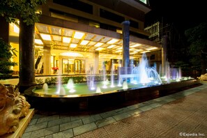 Fountain - Muong Thanh Song Lam Hotel (Vinh)