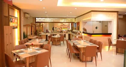 Rangkayo Basa Halal Hotel