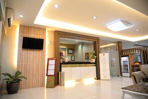 Reception - Rangkayo Basa Halal Hotel (Padang)