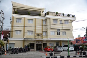 Exterior - Rangkayo Basa Halal Hotel (Padang)