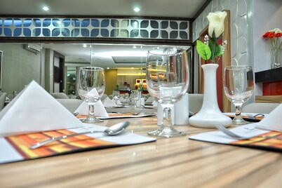 Rangkayo Basa Halal Hotel