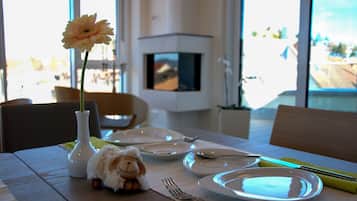 Buffet breakfast on weekdays (EUR 15 per person)