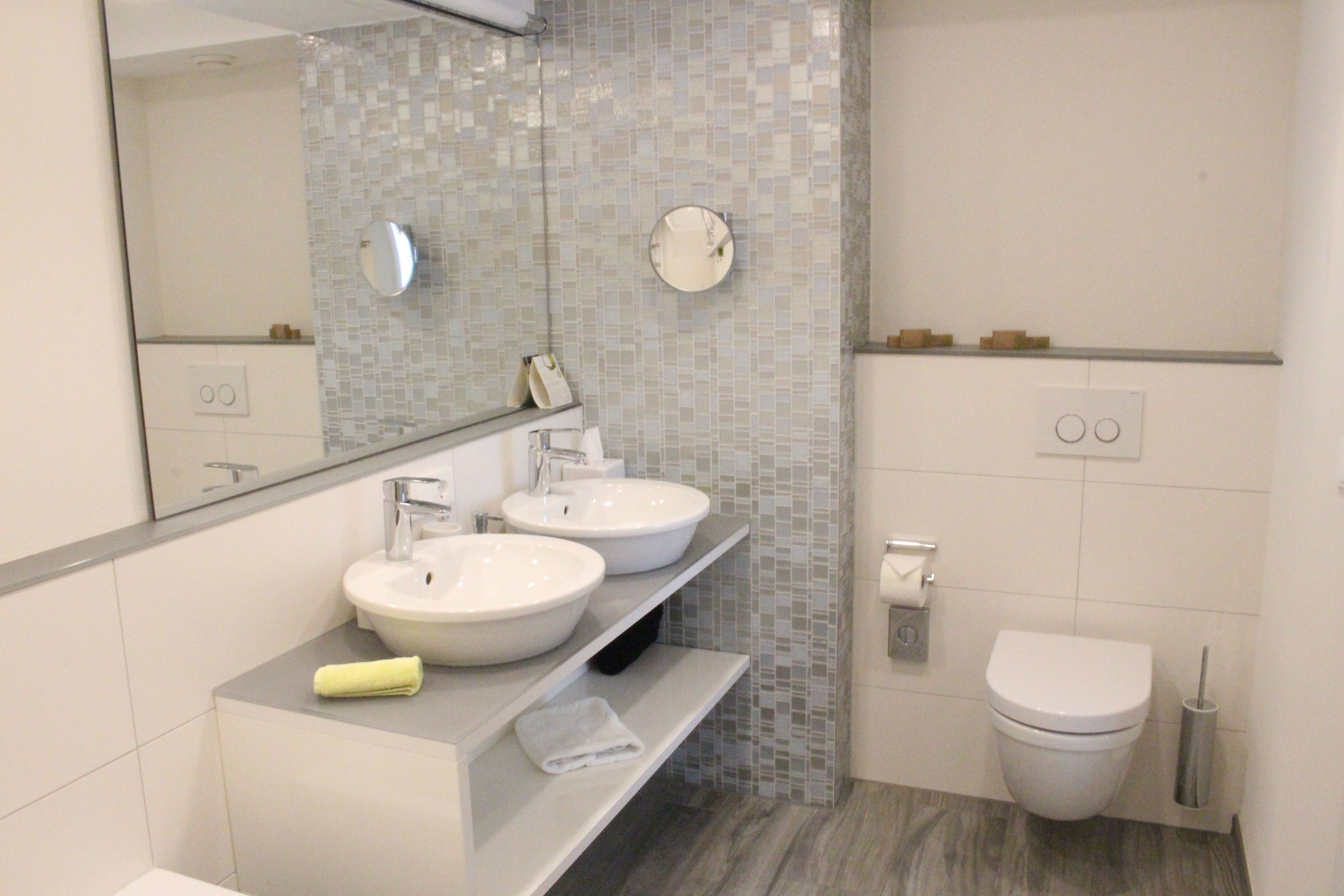 hypo-allergenic bedding, free minibar, in-room safe, desk