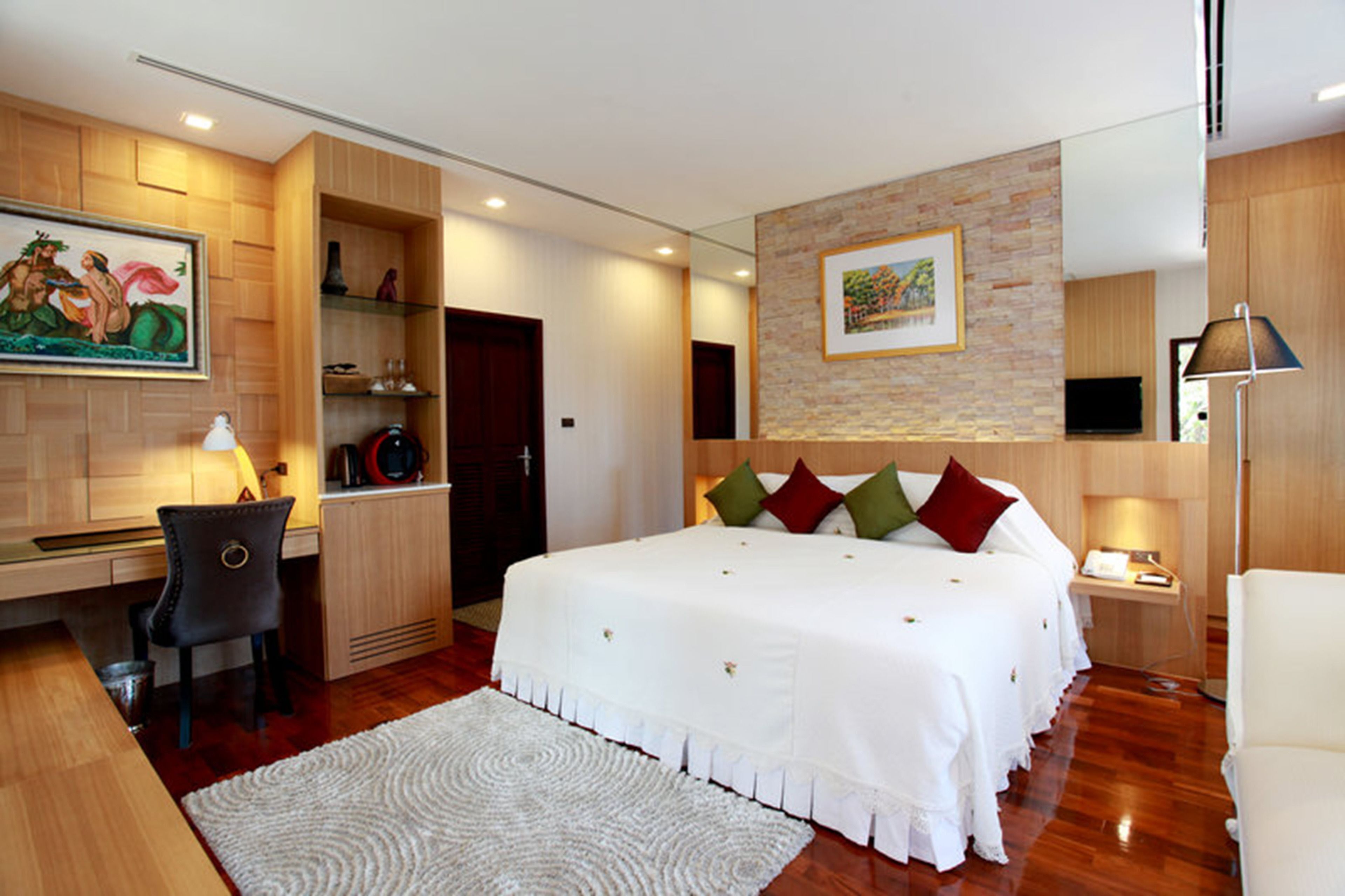 Peralatan tempat tidur premium, tilam berlapik, bar mini 