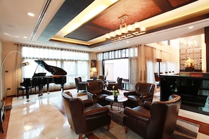 Piano bar, poolside views, open daily