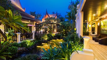 Suite | Courtyard view