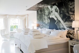 套房, 1 间卧室, 浴缸 | 埃及棉床单、高档床上用品、羽绒被、加厚床垫