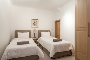 Vil·la, 3 dormitoris, piscina privada, vistes al mar | 1 dormitori, roba de llit d'alta qualitat i caixa forta a l'habitació