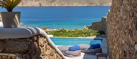 15 outdoor pools, pool loungers