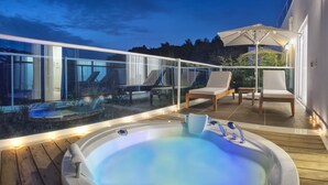 Superior Room with Jacuzzi | ระเบียง