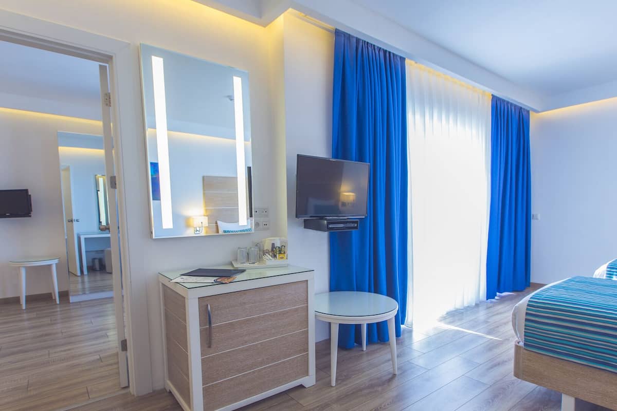 Suite familiare | Minibar, una cassaforte in camera, insonorizzazione, Wi-Fi gratuito