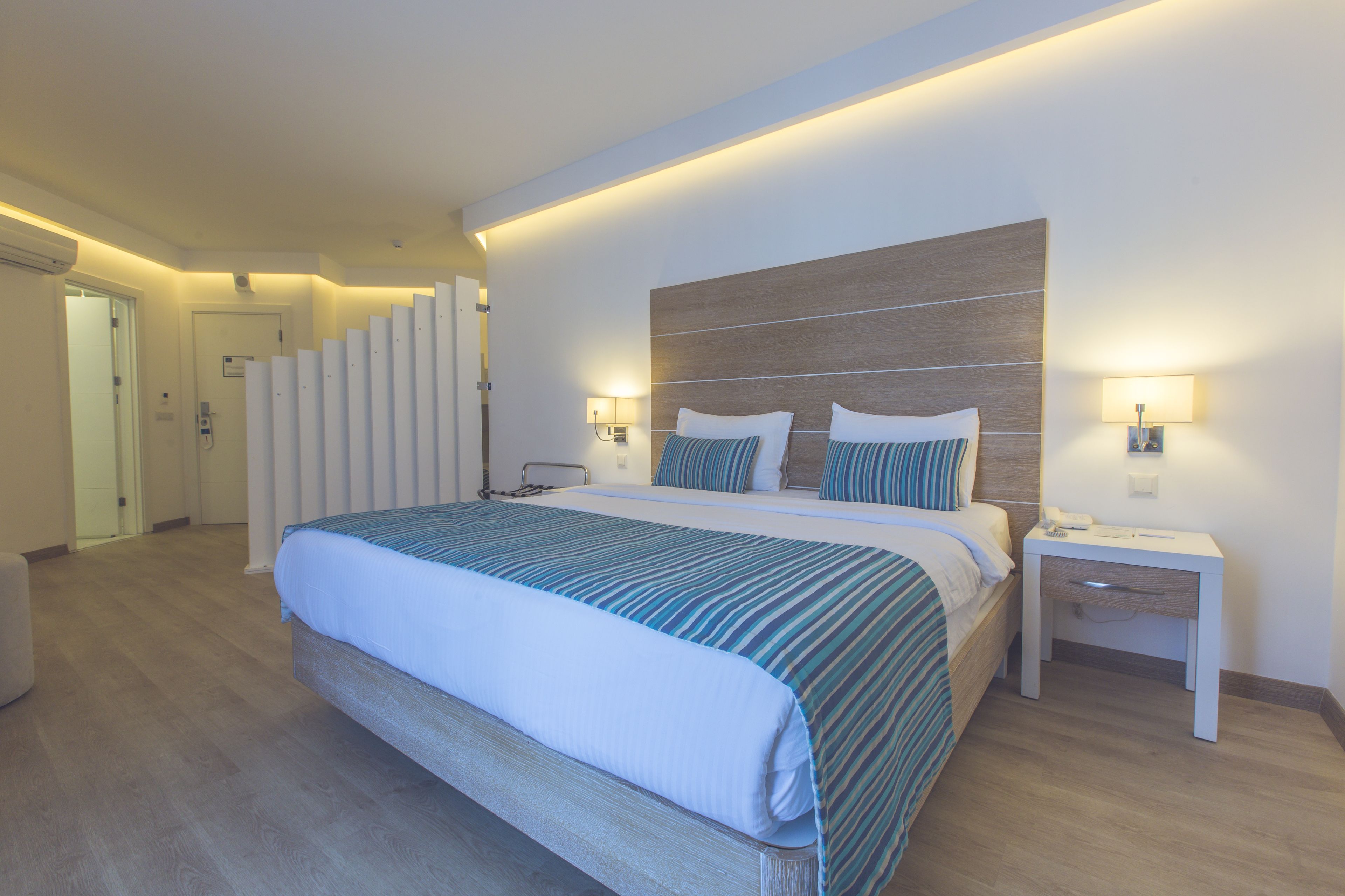 Swim Up Room  | Minibar, in-room safe, soundproofing, free WiFi