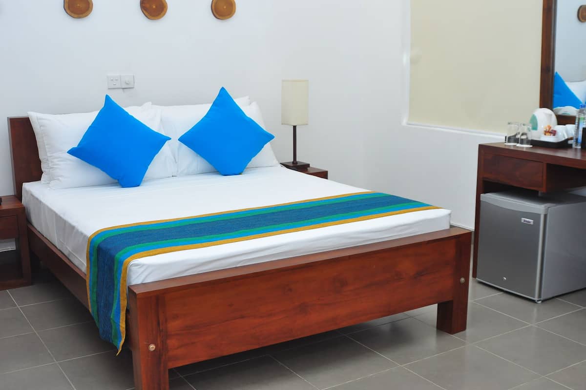 Standard Room | In-room safe, desk, blackout drapes, free WiFi