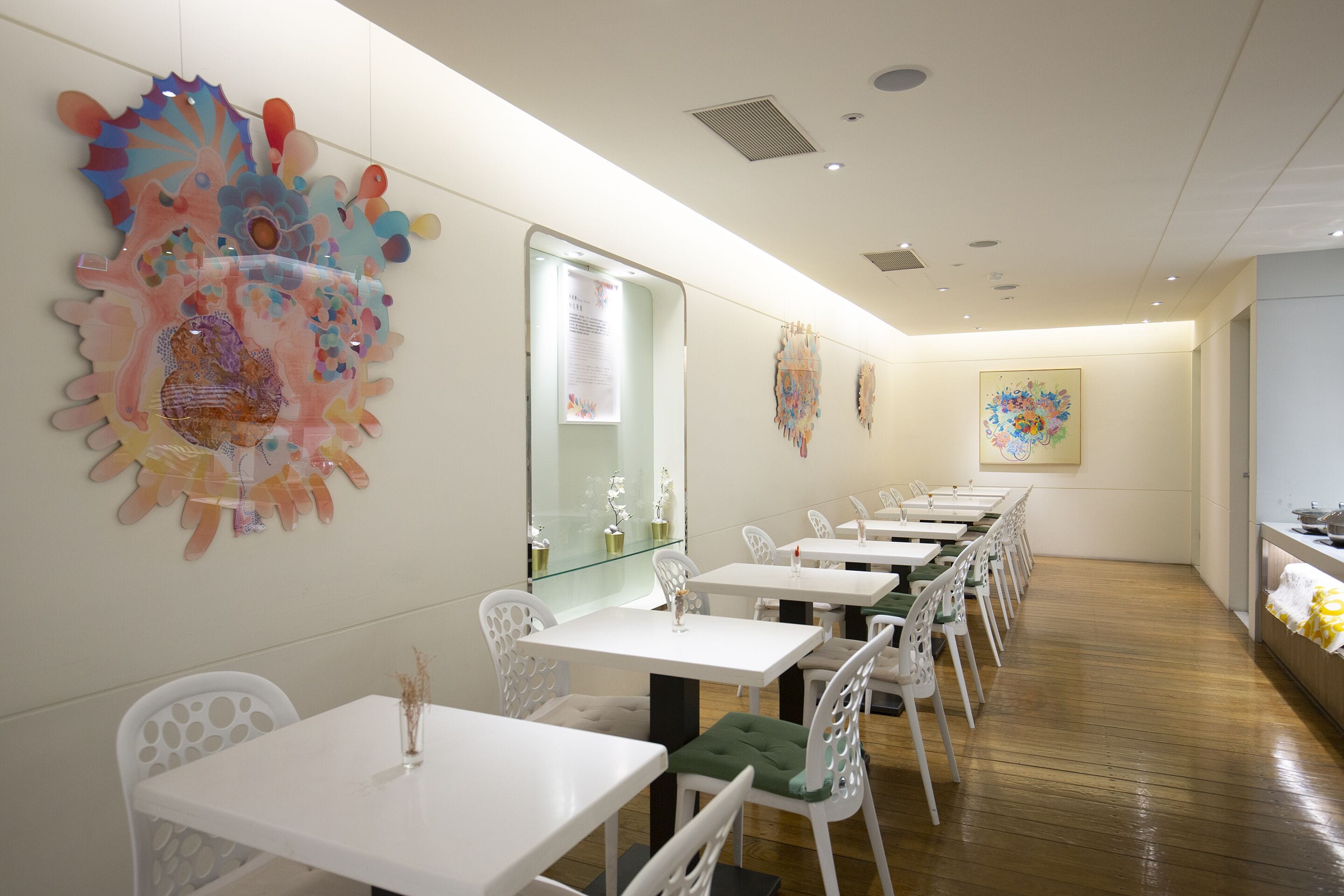 free buffet breakfast