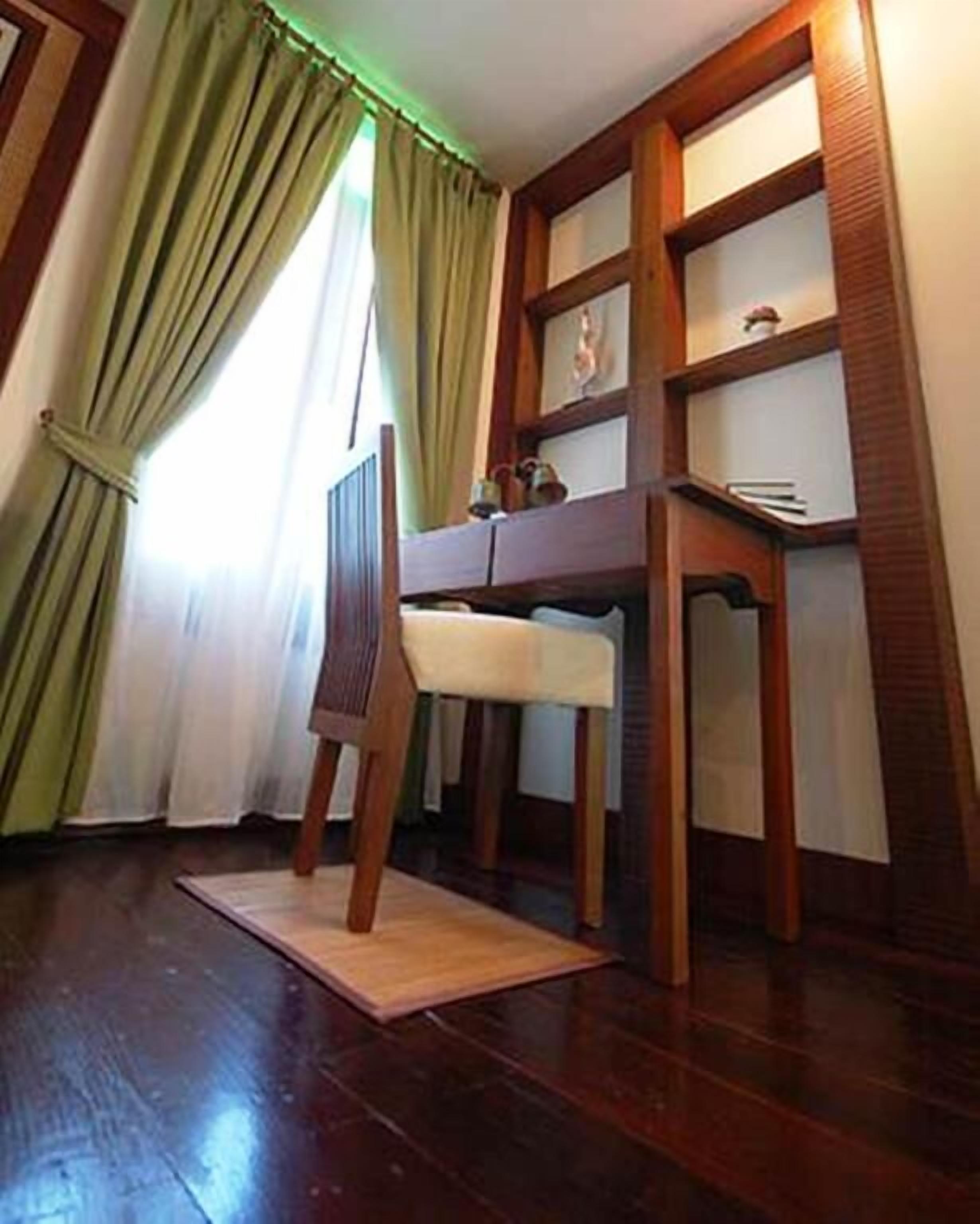 minibar, in-room safe, free wifi