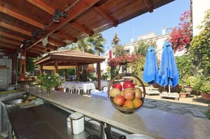 Poolside bar