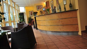 Reception - Hotel Mado (Cologne)