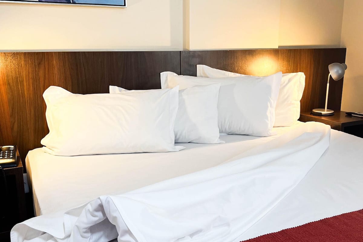 Hypo-allergenic bedding, minibar, in-room safe, desk
