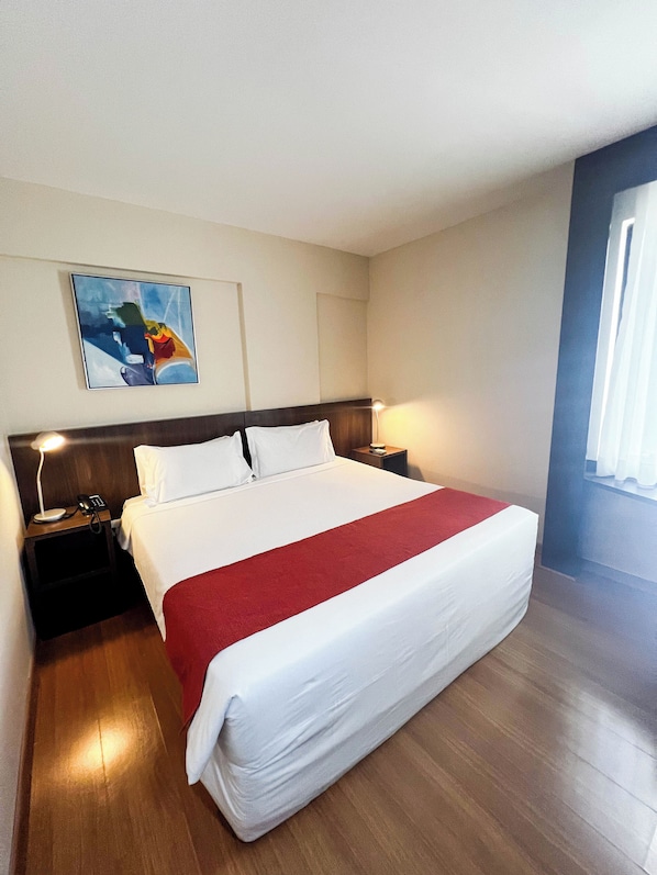 Economy Double Room, 1 Double Bed | Hypo-allergenic bedding, minibar, in-room safe, desk - Royal Design Savassi (Belo Horizonte)