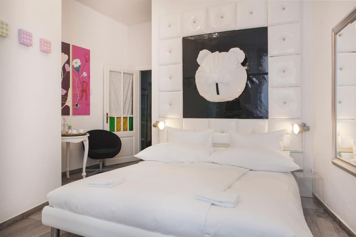 Style Double Room | 1 bedroom, in-room safe, individually decorated, individually furnished