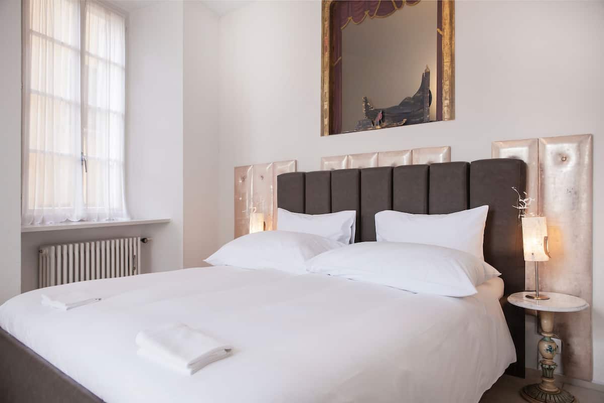 1 bedroom, in-room safe, individually decorated, individually furnished