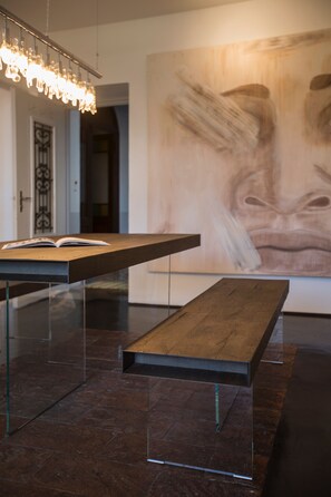 Suíte design, sacada | Cofres nos quartos, individualmente decorados